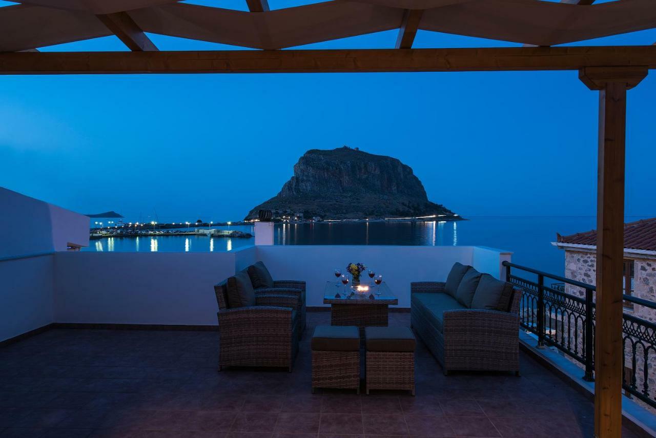 Cyrenia Guesthouse โมเน็มวาซี ภายนอก รูปภาพ