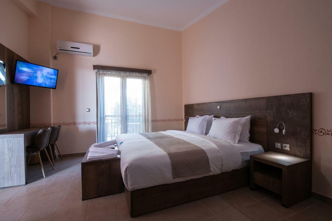 Cyrenia Guesthouse โมเน็มวาซี ภายนอก รูปภาพ