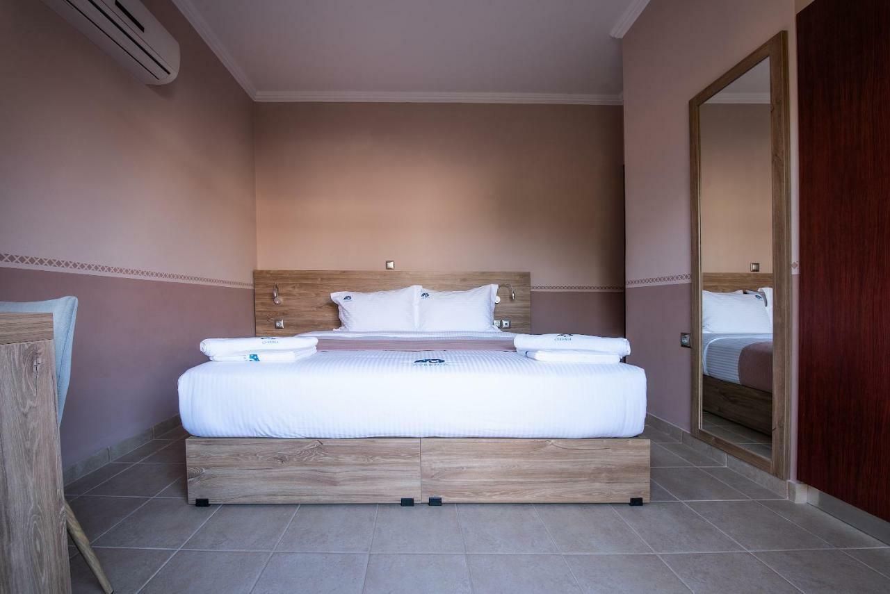 Cyrenia Guesthouse โมเน็มวาซี ภายนอก รูปภาพ