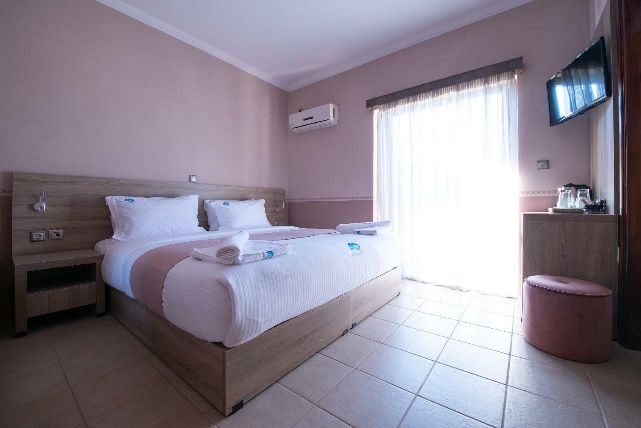 Cyrenia Guesthouse โมเน็มวาซี ภายนอก รูปภาพ