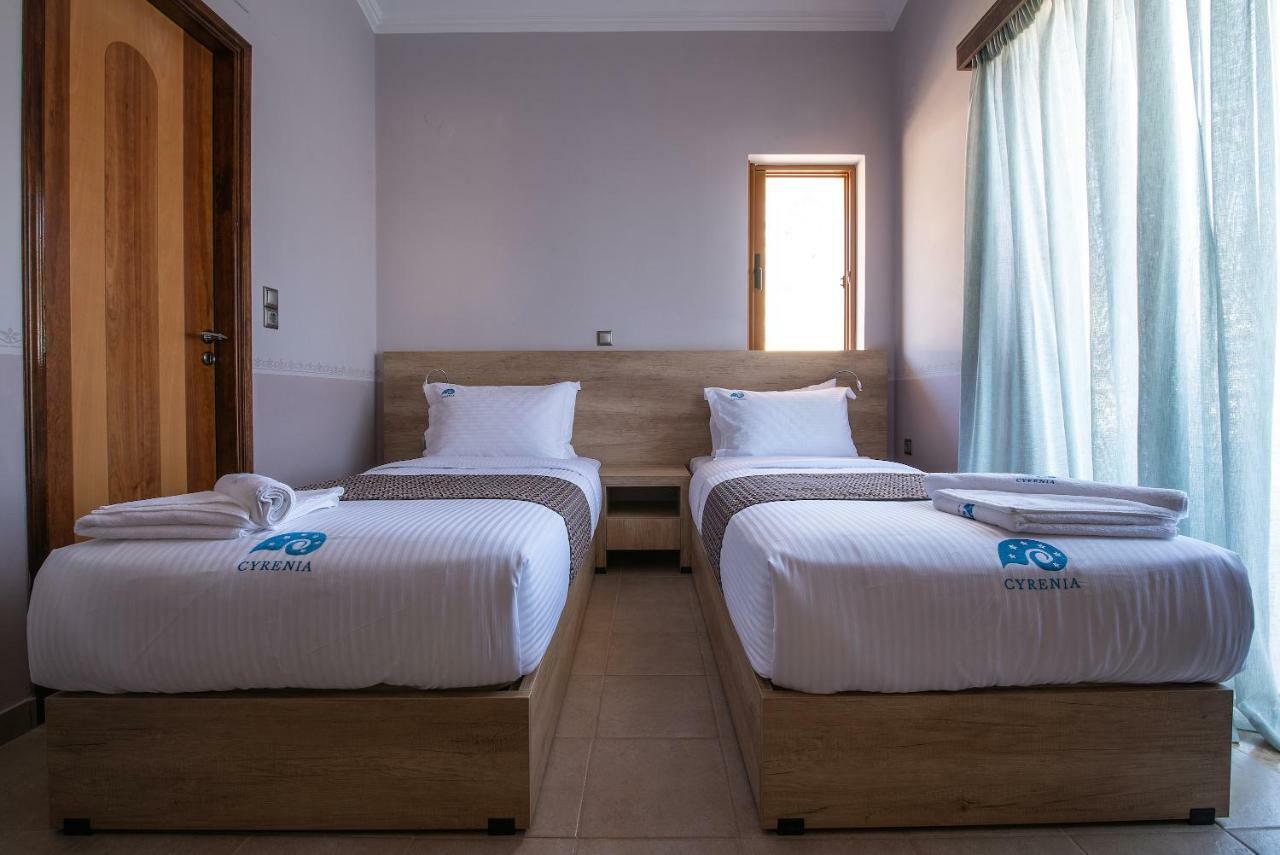 Cyrenia Guesthouse โมเน็มวาซี ภายนอก รูปภาพ